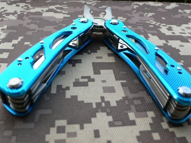 American Jeep blu color multifunctional combination pliers knife blue color UD06040